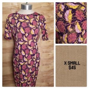 WOW WOW!!! NWT LuLaRoe Julia Dress size XS